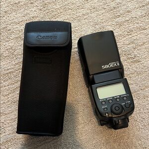 Canon Speedlite 580EX II Camera Flash - READ DESCRIPTION!